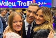 César Tralli ganha surpresa de Tici Pinheiro em dia de estreia no "JN"