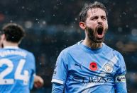 Manchester City amassa Liverpool e se aproxima do líder na Premier League