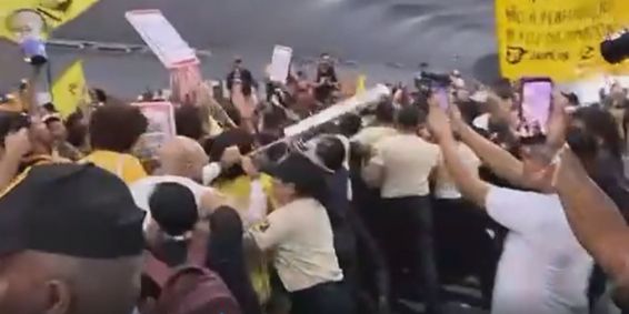 Manifestantes tentam invadir área restrita da COP30 e entram em confronto com seguranças