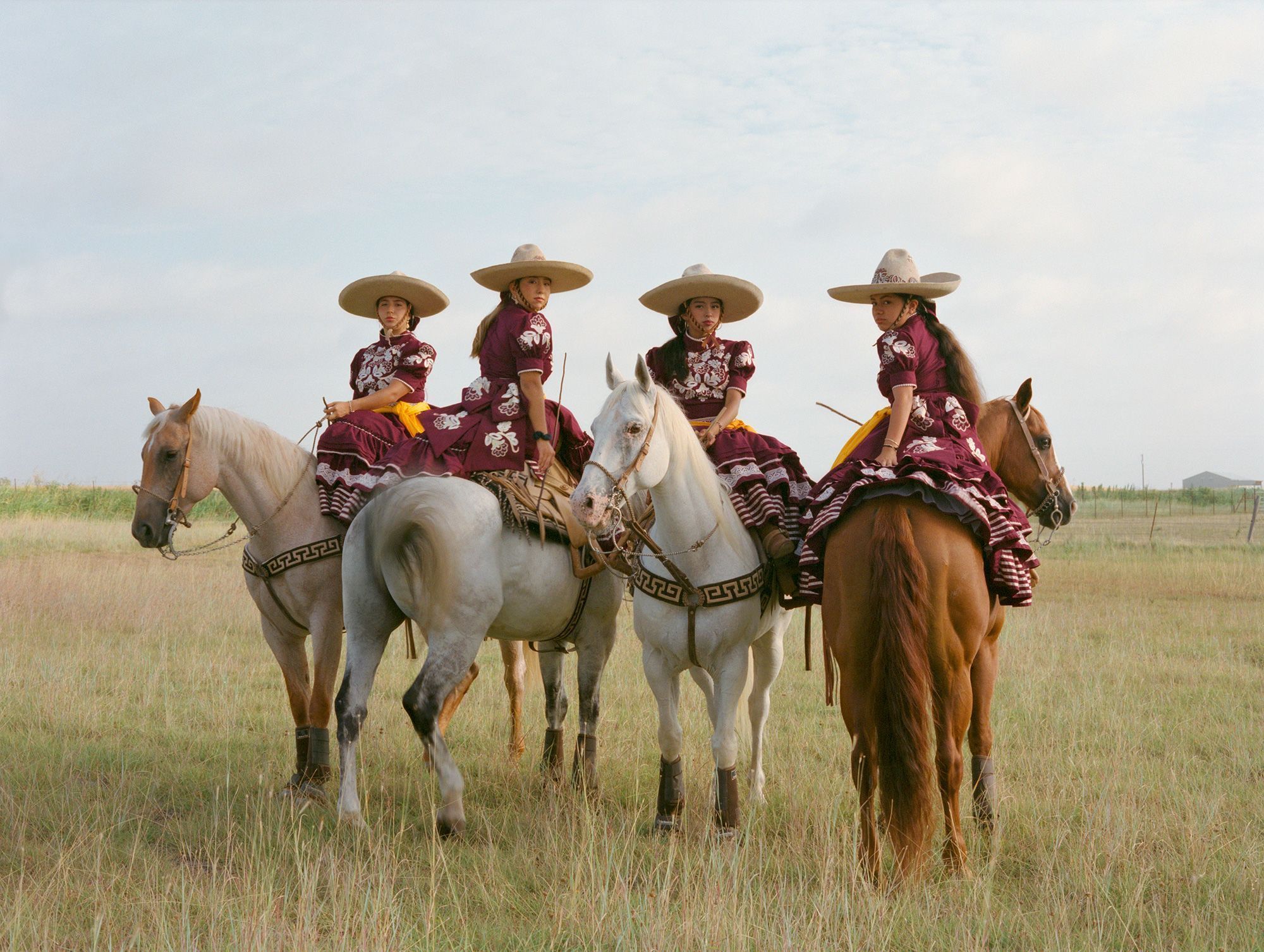 Marisol, Melanie, Nathaly e Stacy, Escaramuza Charra Azteca Manor, Texas, 2023 © • Constance Jaeggi via CNN Newsource
