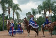 Fotógrafa retrata "cowgirls" do México que desafiam normas de gênero; veja