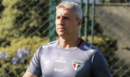 Casares garante permanência de Crespo em 2026: "Participa do planejamento"