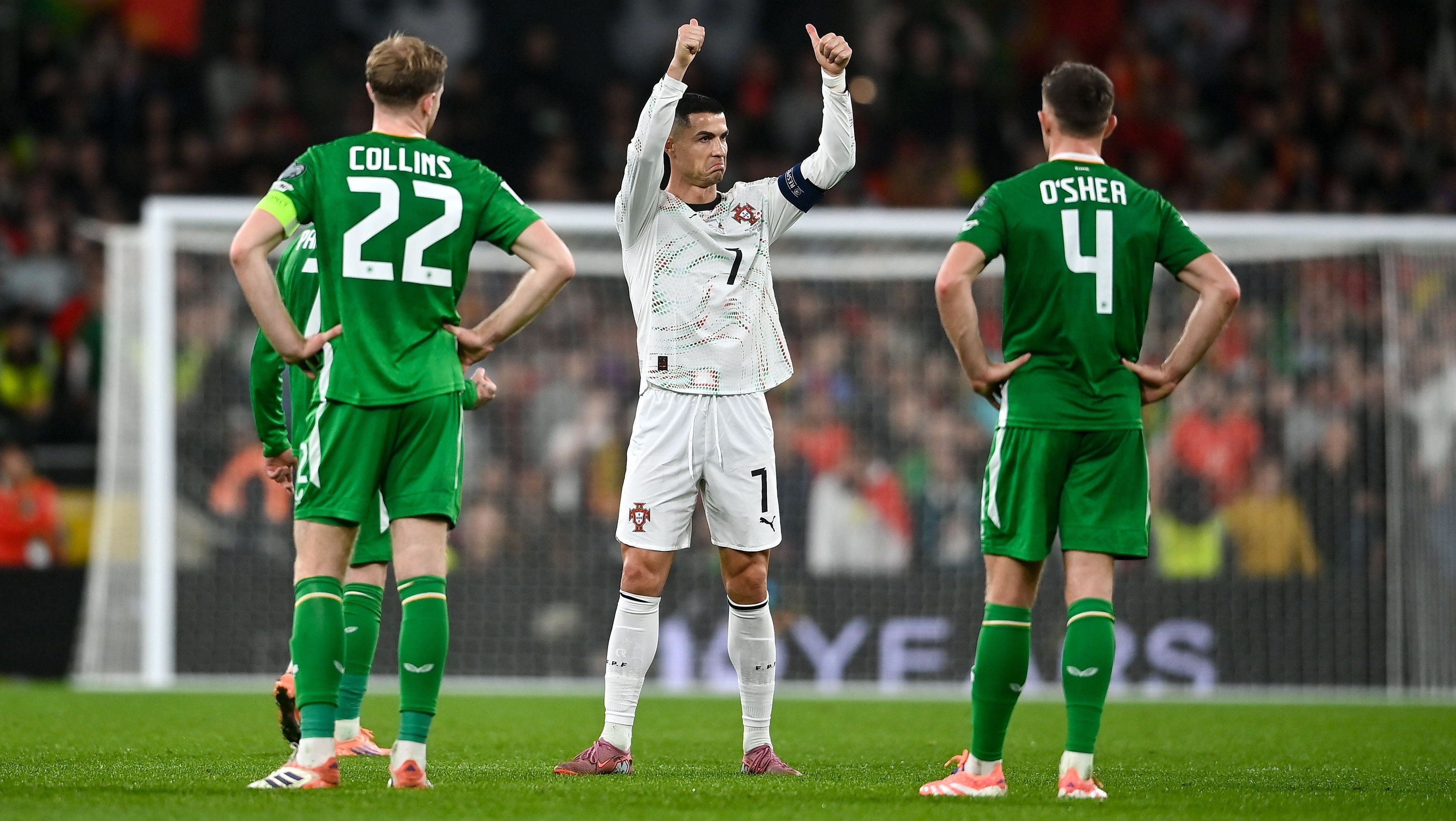 Cristiano Ronaldo debocha após ser expulso em Irlanda x Portugal