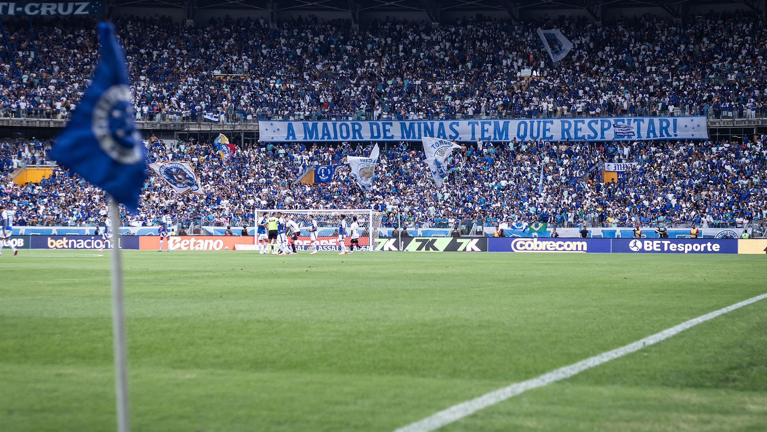 Cruzeiro x Vitória encheu as arquibancadas do Mineirão