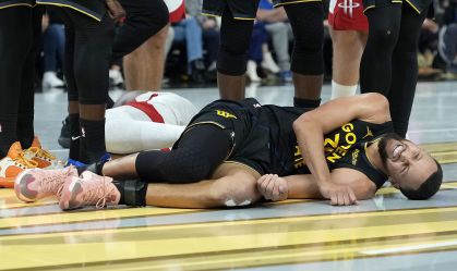 Warriors divulgam tempo que Stephen Curry deve ficar fora após lesão