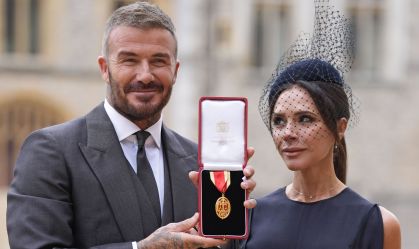 David Beckham é condecorado pelo rei Charles com o título de cavaleiro