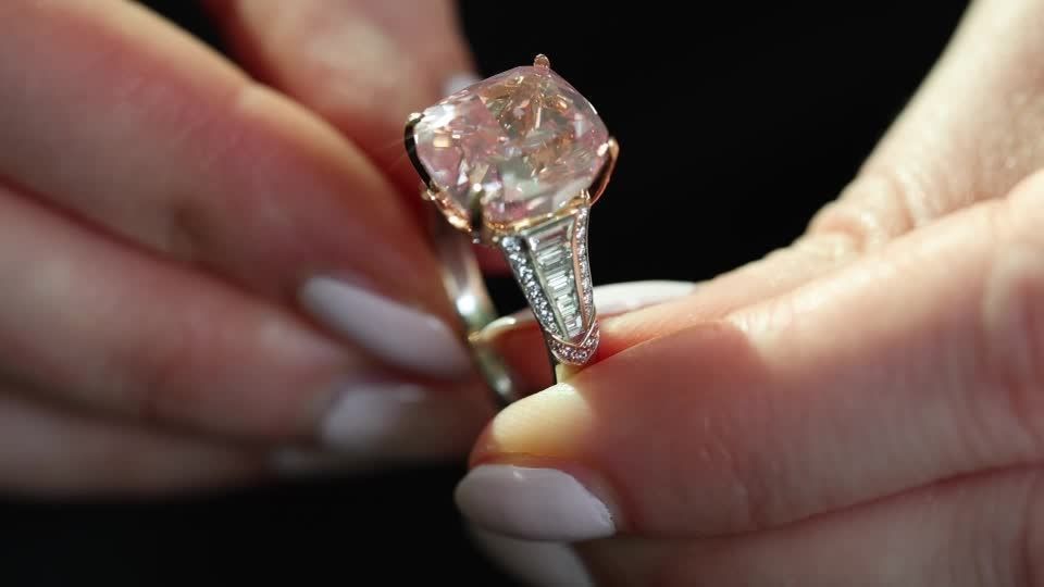 Pink diamond 'Glowing Rose' could fetch US$ 20 million at Sotheby's' auction