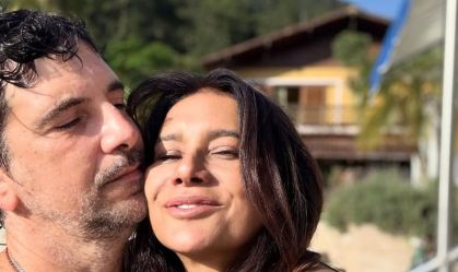 Dira Paes faz clique raríssimo ao lado do marido e encanta seguidores