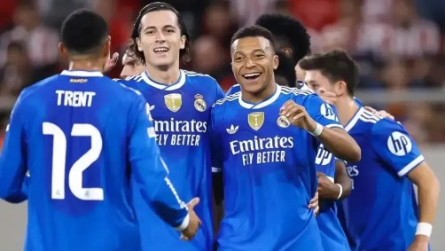Mbappé fez três gols relâmpago em jogo na Grécia