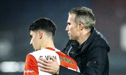 Robin e Shaqueel Van Persie, juntos, nesta quinta-feira (27)