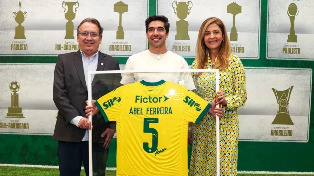 Abel Ferreira em evento de comemoração pelos cinco anos do técnico no Palmeiras