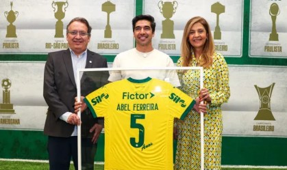 Abel Ferreira em evento de comemoração pelos cinco anos do técnico no Palmeiras