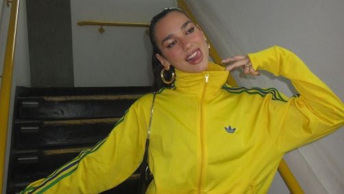 Dua Lipa usa joias de marca brasileira