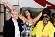 Dua Lipa vibra após dividir palco com Caetano e Carlinhos Brown: "Honra"