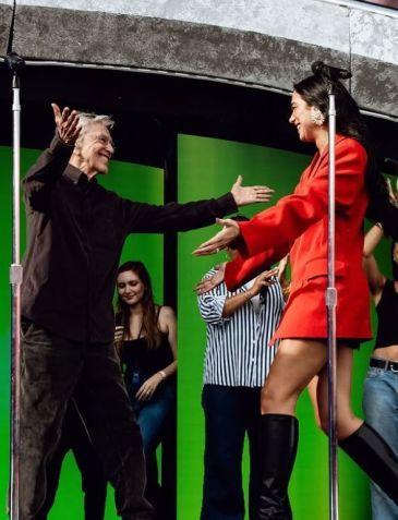 Dua Lipa usa joias de marca brasileira • Instagram/Caetano Veloso