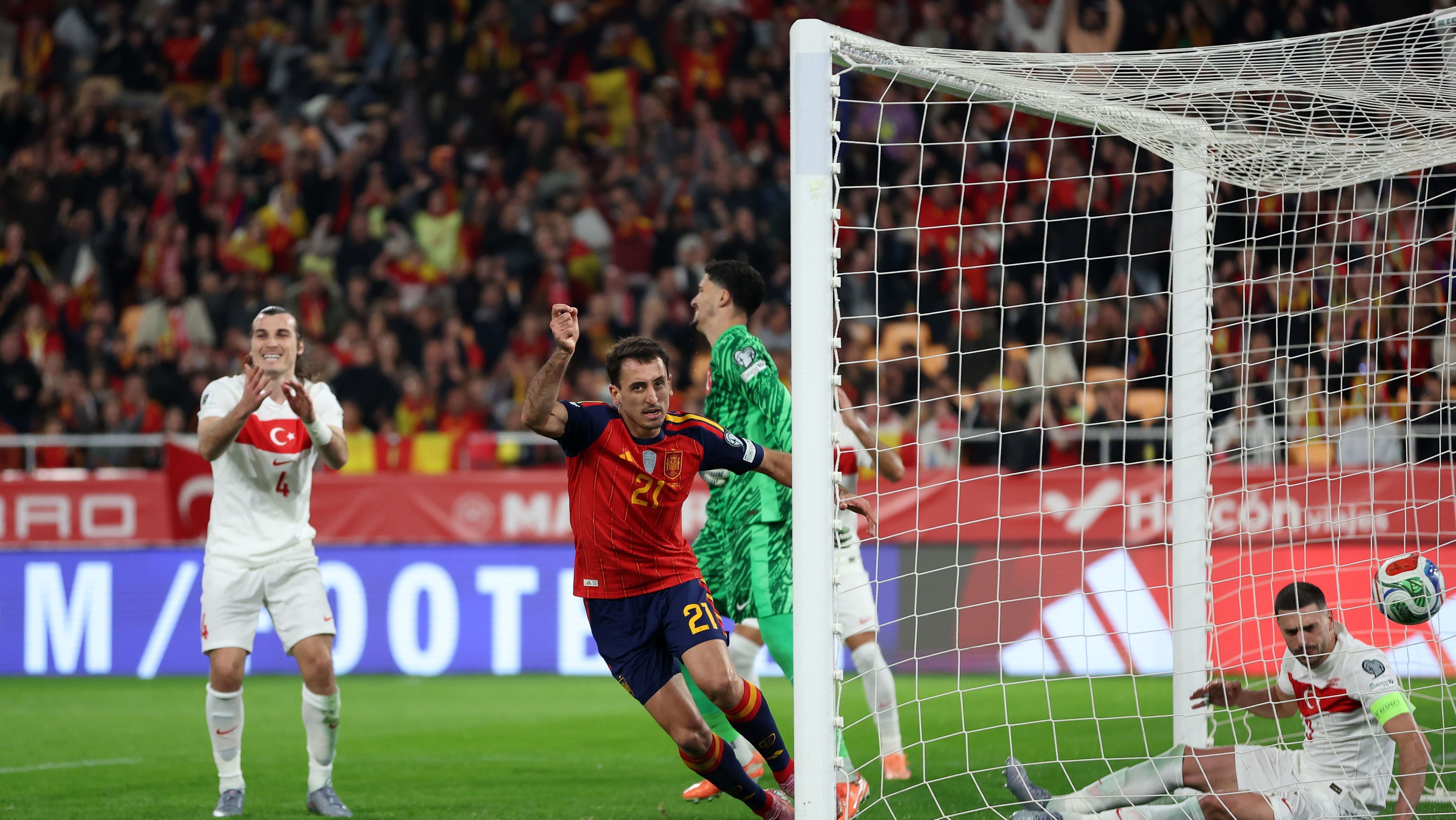 Espanha e Turquia empataram por 2 a 2