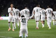 Com mais um gol de Estêvão, Chelsea empata com Qarabag na Champions League