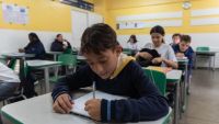Rede municipal de SP tem menor índice de abandono escolar da década