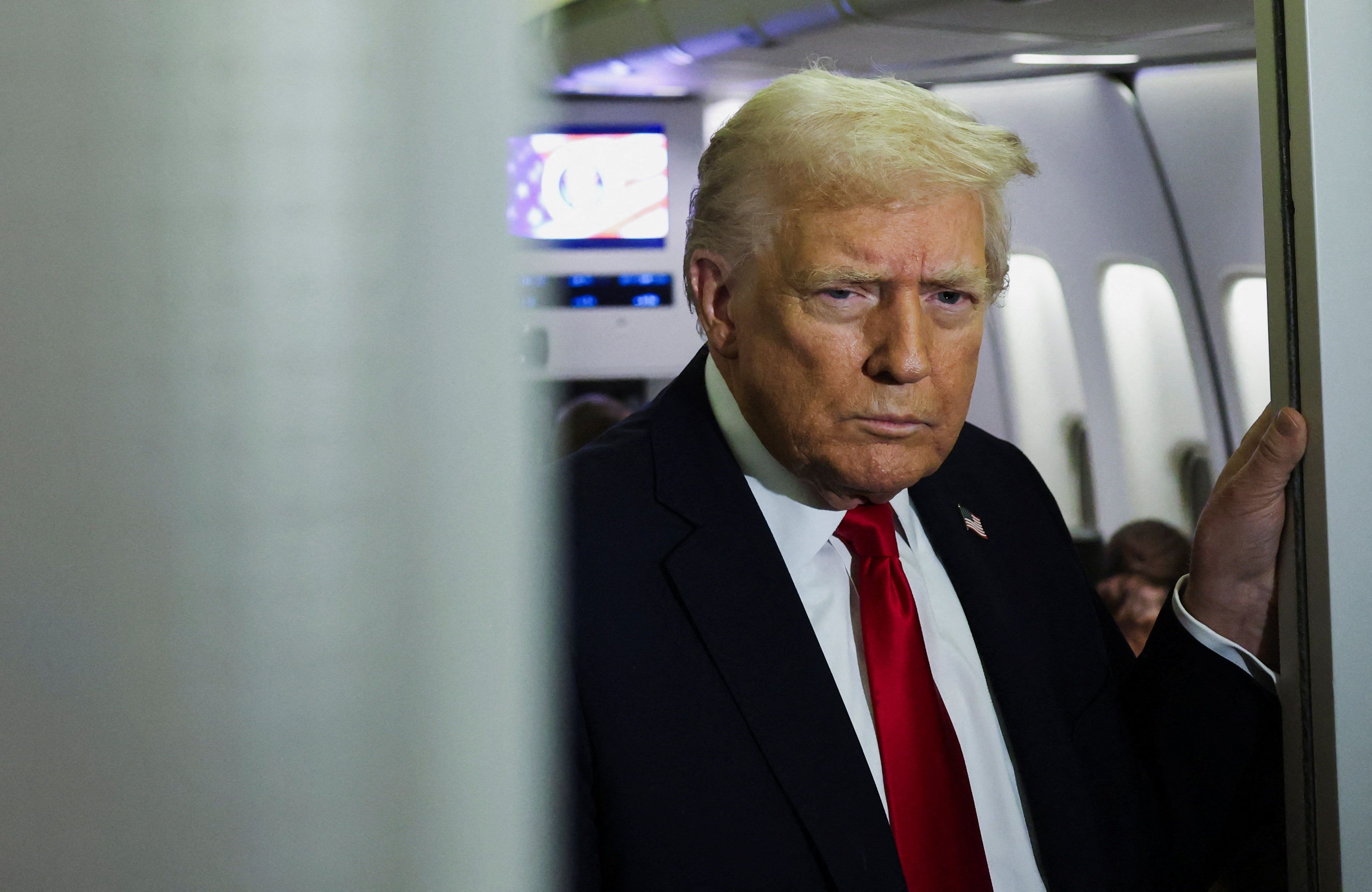 Donald Trump a bordo do Air Force One • 25/11/2025 REUTERS/Anna Rose Layden