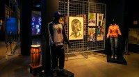 Exposição em SP conta a história do funk com mais de 400 obras