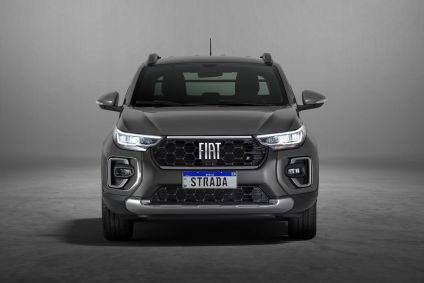 Fiat Strada tem faróis em LED com boa iluminação noturna