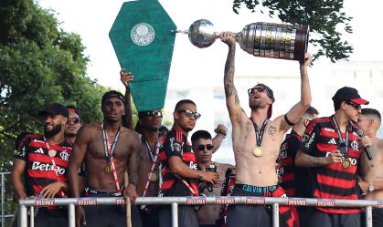 Lateral ex-Palmeiras provoca após título do Flamengo: "Não tem Mundial"