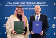 Fifa anuncia investimento bilionário em estádios para países que "precisam"