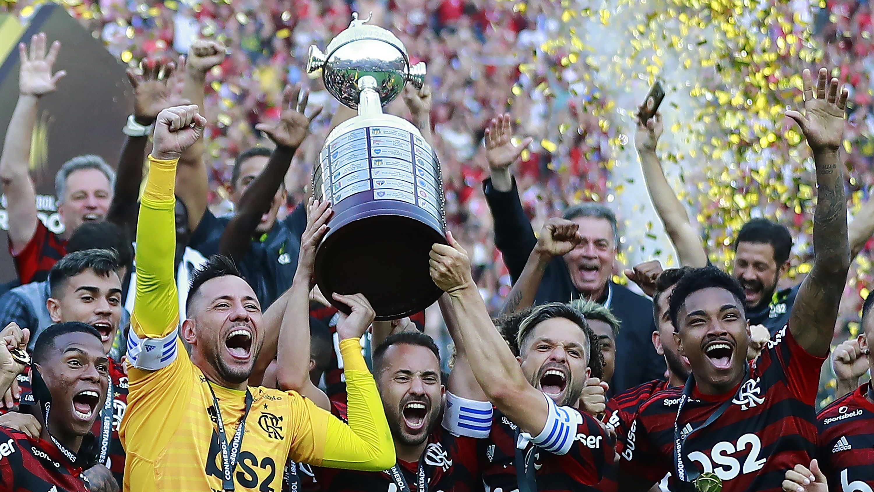 Jogadores do Flamengo comemoram o título da Libertadores em 2019