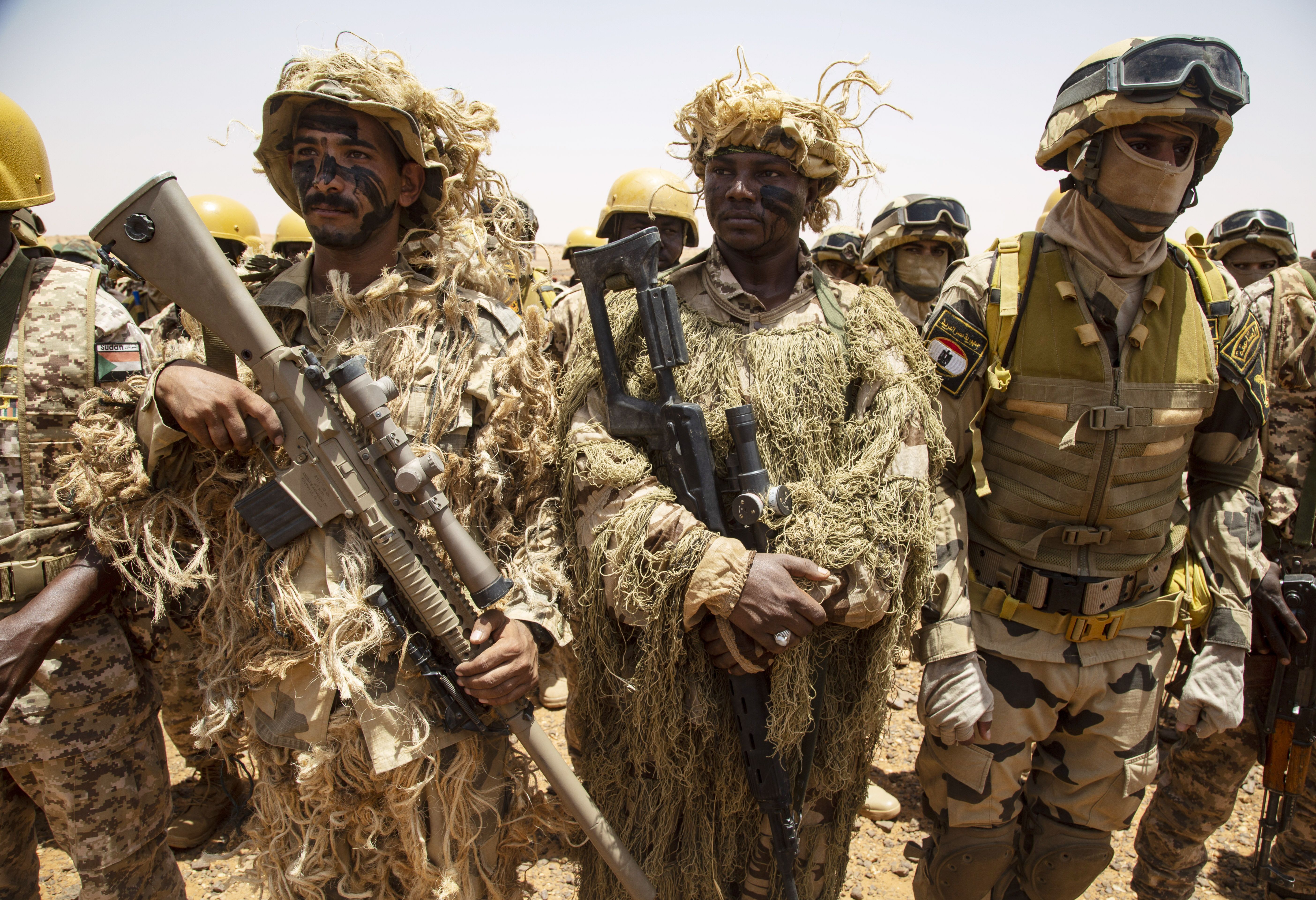 As forças armadas do Egito e do Sudão concluíram um exercício militar conjunto na província de Kardavan, no sul do Sudão, em 2021 • Mahmoud Hjaj/Anadolu/Getty Images via CNN Newsource