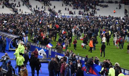 França enfrenta Ucrânia em aniversário de ataques terroristas em Paris