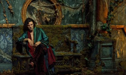 "Imenso e grandioso": Guillermo del Toro detalha técnica em "Frankenstein"