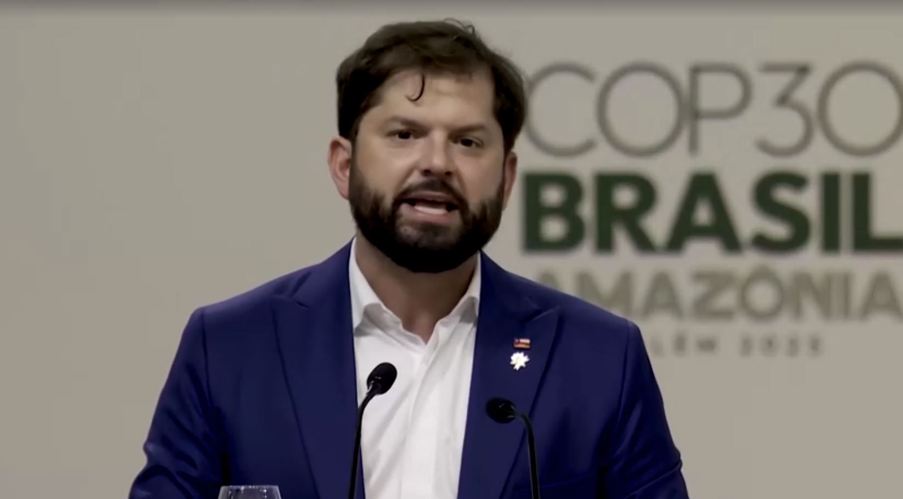 Gabriel Boric, presidente do Chile, discursa durante Cúpula de Líderes da COP30