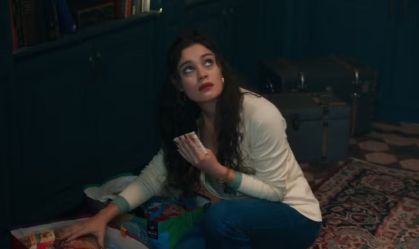 Gerluce (Sophie Charlotte) tenta roubar dinheiro em mansão de Arminda (Grazi Massafera)