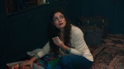 Gerluce (Sophie Charlotte) tenta roubar dinheiro em mansão de Arminda (Grazi Massafera)