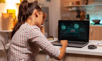 "Criminosos lançam novos golpes", diz especialista sobre Black Friday