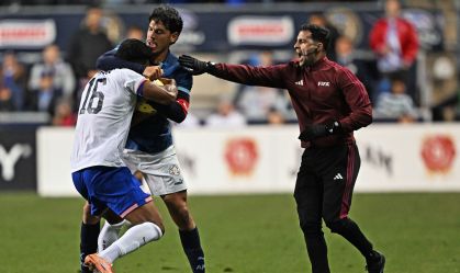 Gustavo Gómez, do Palmeiras, inicia confusão generalizada em EUA x Paraguai