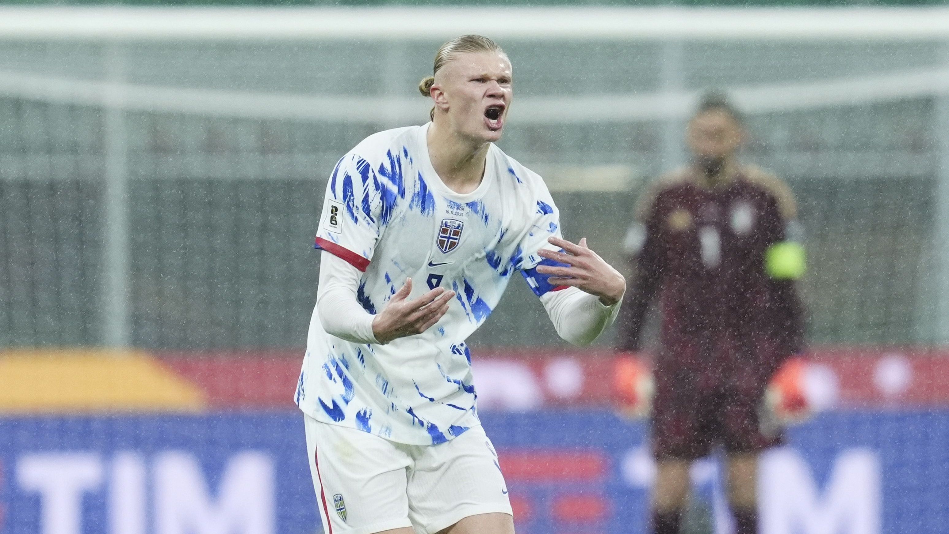 Erling Haaland, autor de dois dos gols da vitória da Noruega sobre a Itália, em jogo válido pelas Eliminatórias da Europa à Copa do Mundo