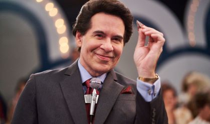 Hassum diz que mulher chorou ao vê-lo como Silvio Santos: "Vejo ele aqui"