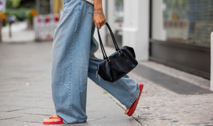 Chinelo de dedo de marca nacional é o item mais desejado da vez