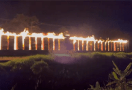 Vídeo: trem em movimento com celulose é incendiado no litoral de São Paulo