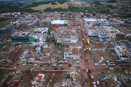 Imagens aéreas mostram estragos em Rio Bonito do Iguaçu, no Centro-Sul do Paraná; 90% das edificações da cidade foram afetadas