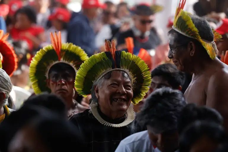indigenas cop