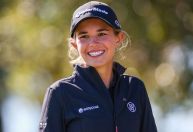 Neta de Trump estreia no golfe profissional, mas fica em último lugar