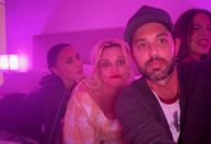 Kim, Khloé Kardashian e Britney Spears posam juntas na mesma cama; veja