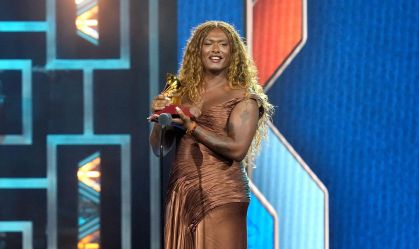 Liniker no Grammy Latino: "Difícil ser uma travesti compositora no Brasil"