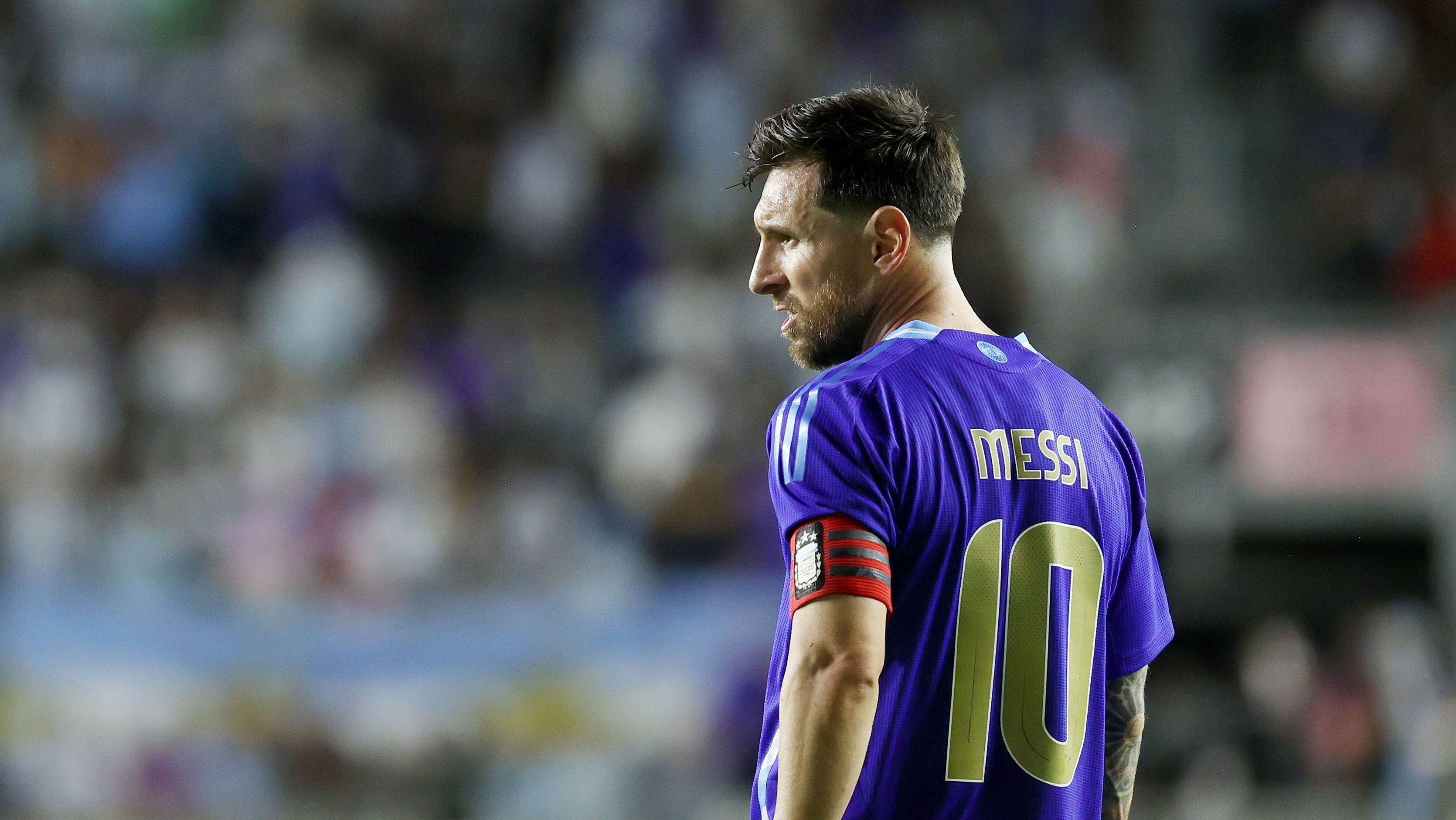 Lionel Messi em ação no amistoso contra Porto Rico