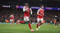 Madueke marca primeiro gol pelo Arsenal e celebra vitória sobre o Bayern