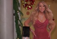 Mariah Carey espalha a magia do Natal em bares dos Estados Unidos