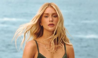 Marina Ruy Barbosa posa de biquíni e ganha elogios: "Perfeição"