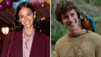 Bruna Marquezine e Shawn Mendes são flagrados coladinhos em voo